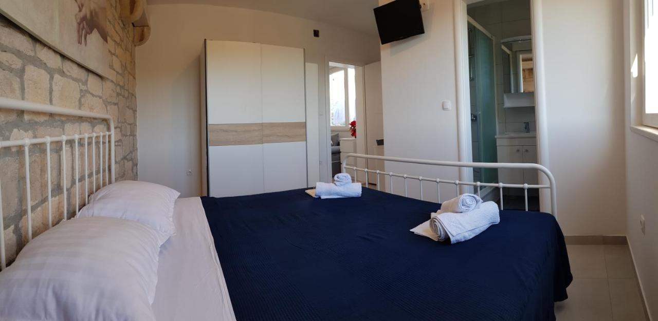 Holiday Home Gustirna Selca  Chambre photo