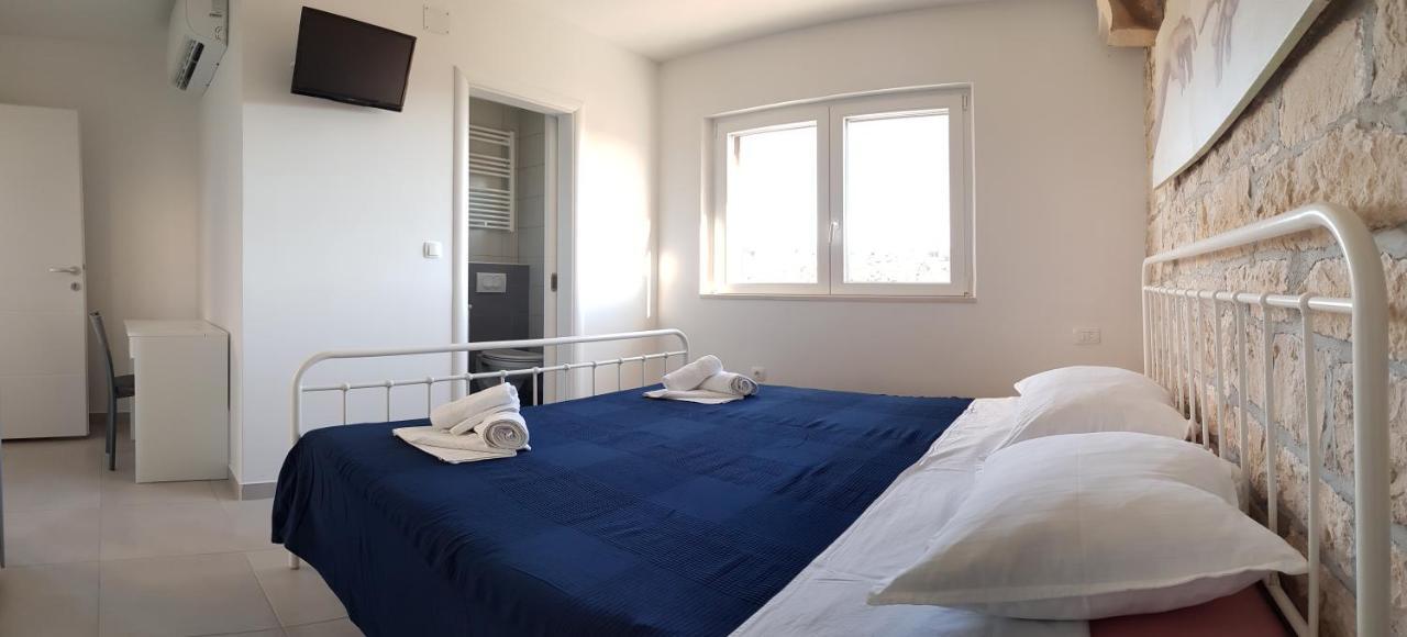 Holiday Home Gustirna Selca  Chambre photo